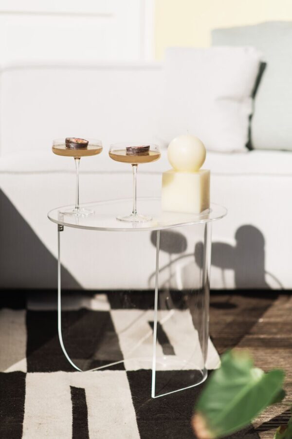 large-Plateau side table transparant_Nipper coupes_Dodd L candle_Nin Indoor Outdoor