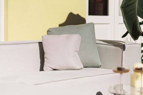 medium-Dunbar Outdoor longchair L_Finn Cushions off white and mint_2