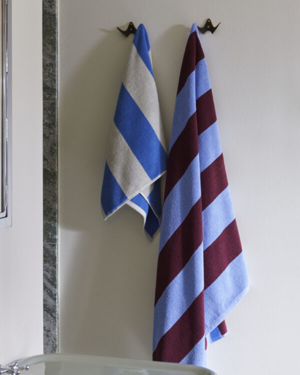 frotté stripe handdoek blauw - HAY - Huiszwaluw Home